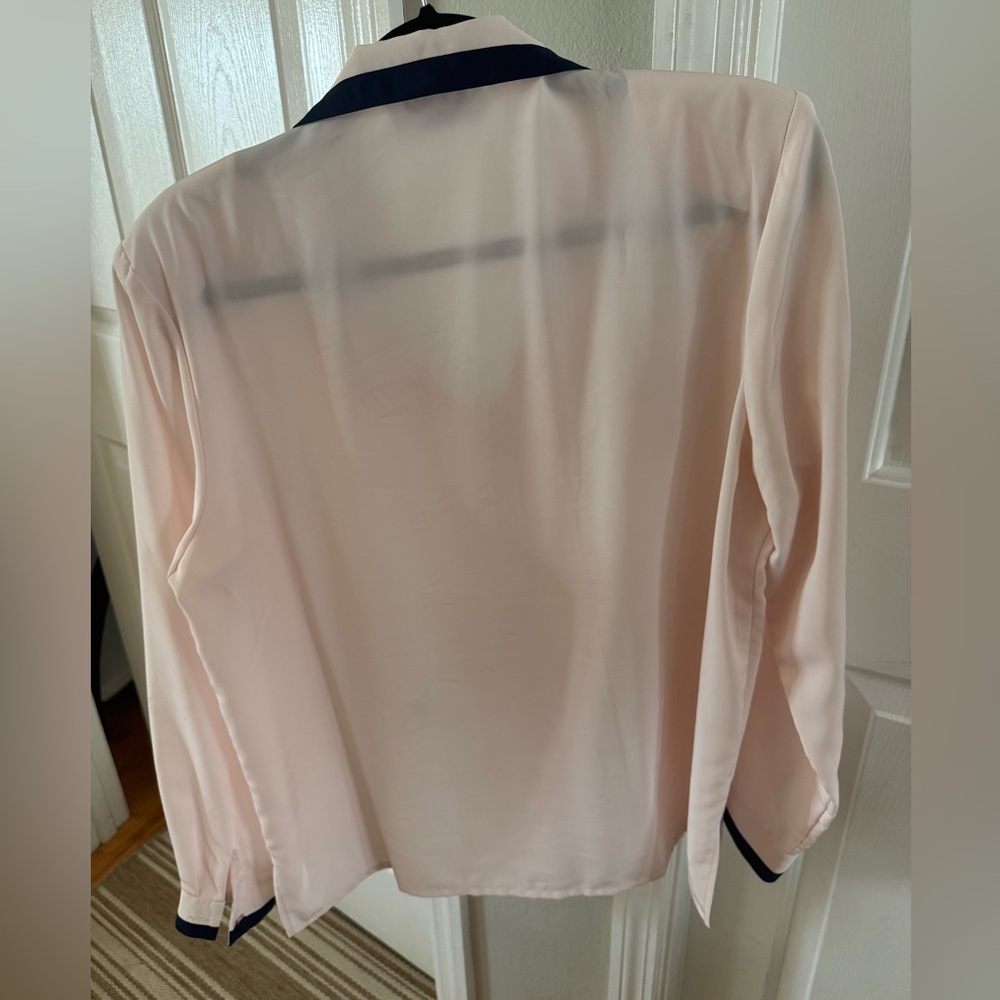 Chic Cream Button-Down Shirt with Navy Trim - Picture 6 of 6